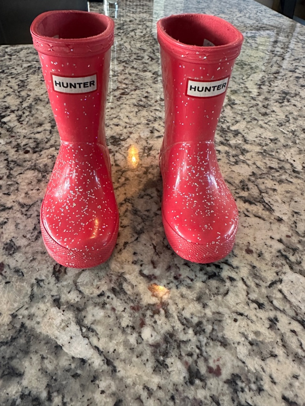 Hunter Kids Red Glitter Rain Boots! Super adorable 💜💜